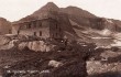 Téryho chata na dobové pohlednici; kolem roku 1910, po první přestavbě